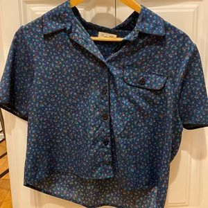 Silence and noise size M crop top button down